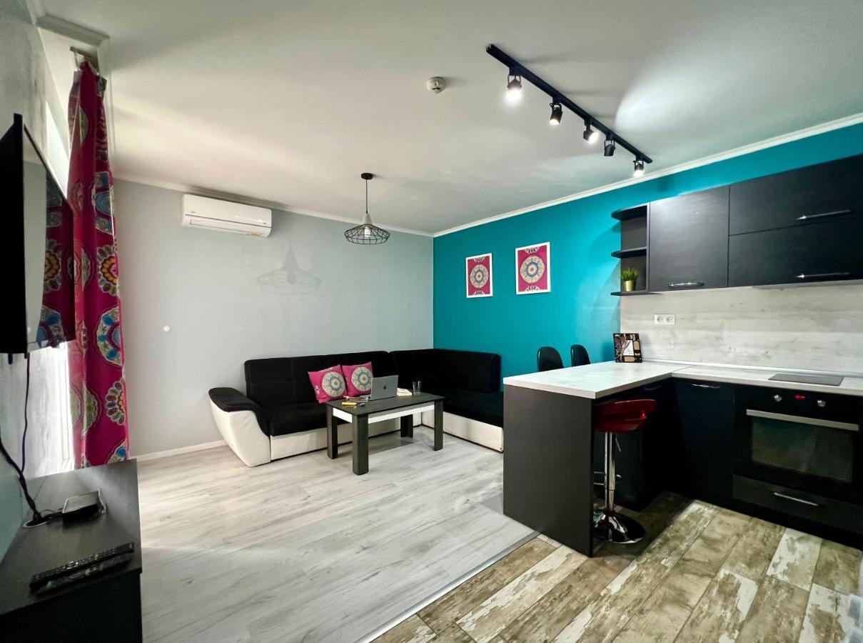 Apartment Flower House 7