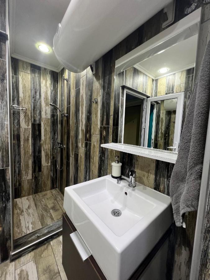 Apartment Flower House 7 *